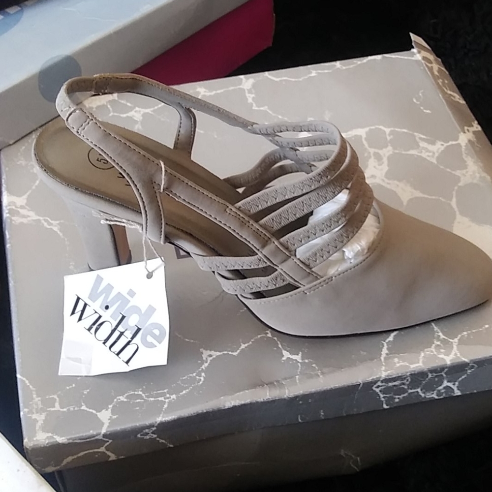 Shoes - Picture 7 of 7